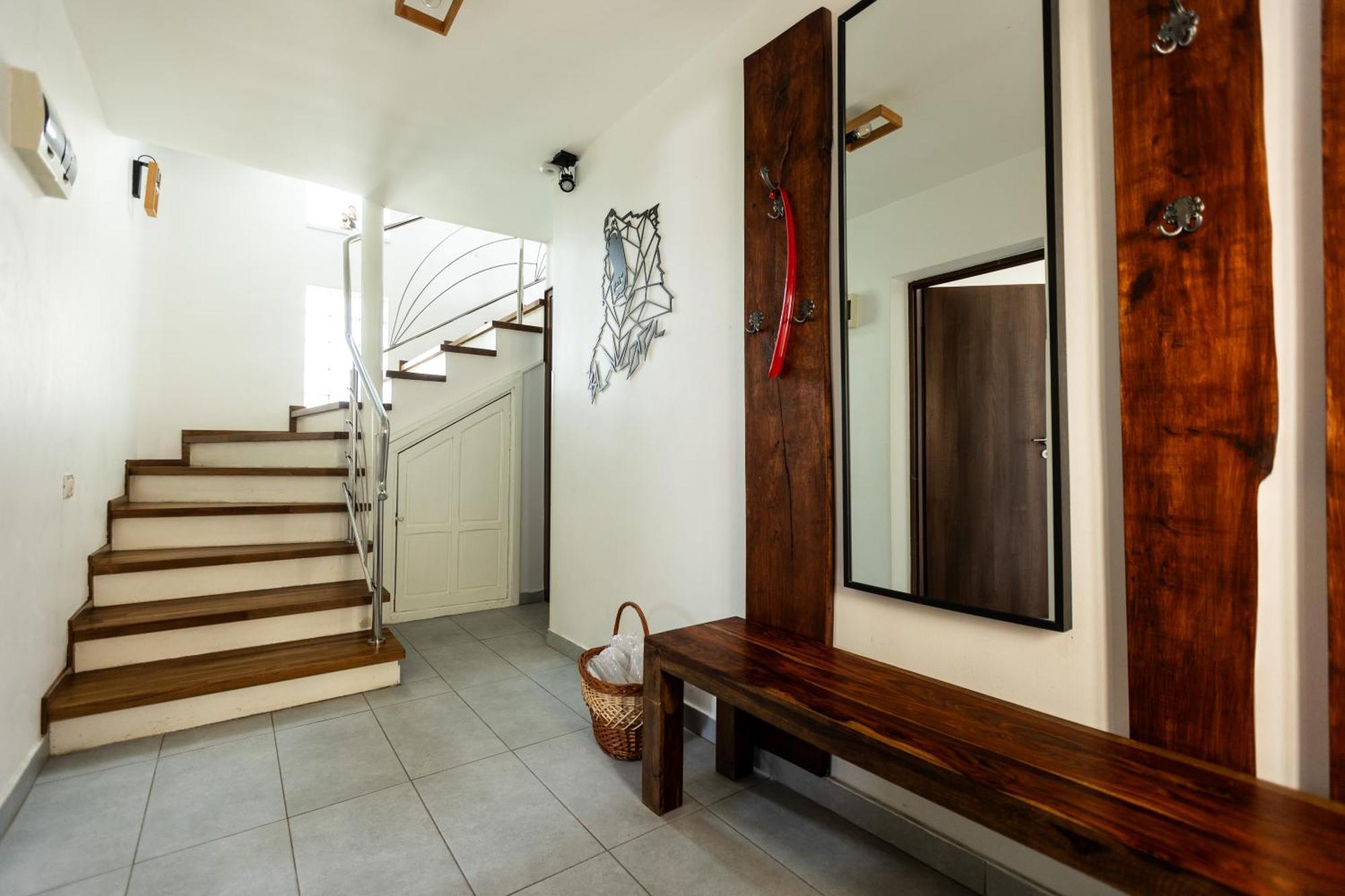 The Bear House Villa Busteni Exterior photo
